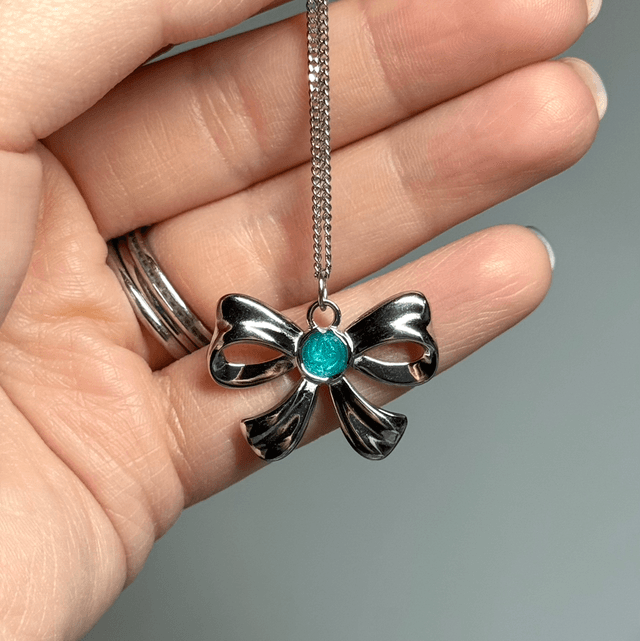 Bow Necklace