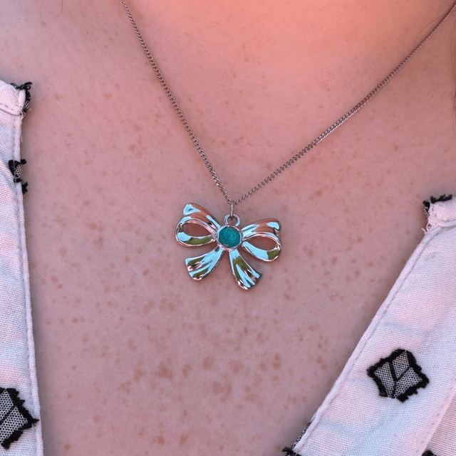 Bow Necklace