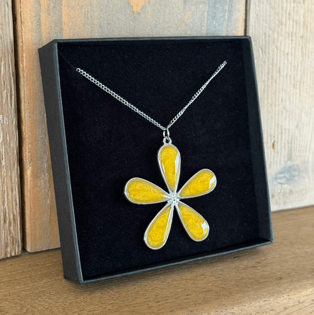 Daisy Necklace